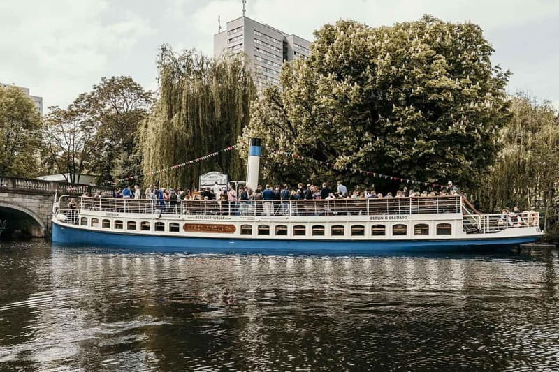 1h Berlin-Cruise with 140 year old electrified steamship - What you will see from the upper deck, and how to make it comfortable