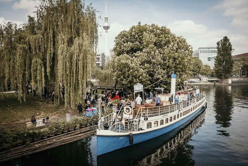 1h Berlin-Cruise with 140 year old electrified steamship - Price and value for about $22 per person