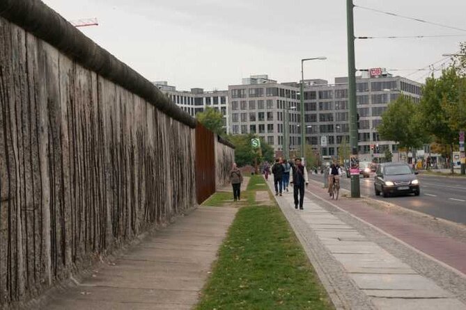 2.5-Hour Berlin Wall and Memorial Sites Walking Tour - Schwedter Way, Gleim Tunnel, and the Stops That Change Your Perspective
