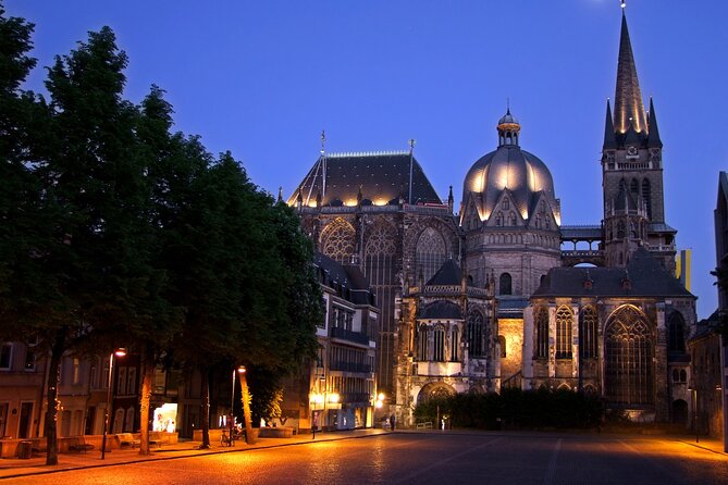 Aachen Scavenger Hunt and Highlights Self Guided Audio Tour - Aachen Cathedral and Elisenbrunnen: Big Landmarks, Quick Challenges