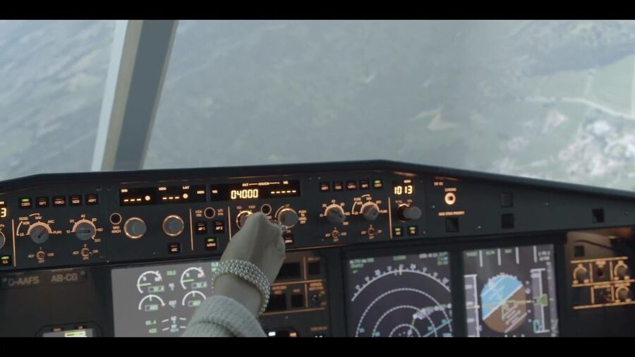 Airbus Flightsimulator | Flying Experience | adults&children - Stepping Into The Airbus A320 Cockpit At Oberhausen Centro
