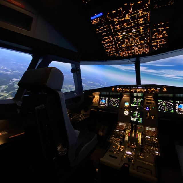 Airbus Flightsimulator | Flying Experience | adults&children - Flying the Real Phases: Takeoff, Landings, and Cruise
