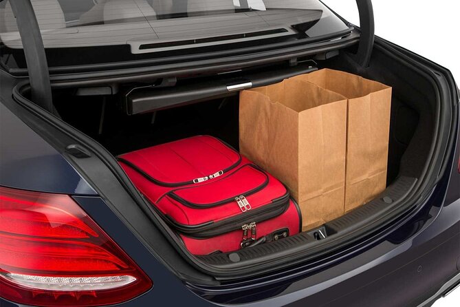 Arrival Transfer from Munich Airport to Munich City by Sedan - The Car, the Driver, and What Comfort Actually Means Here