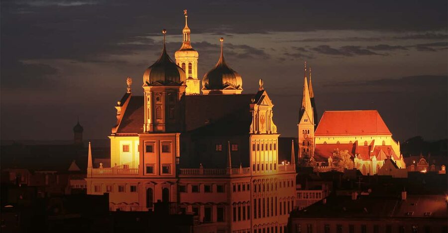 Augsburg: Illuminated Guided Evening Walking Tour - Meeting Augsburg at the town hall, then letting the lights do the work
