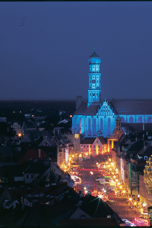Augsburg: Illuminated Guided Evening Walking Tour - Focusing on the illuminated landmarks without losing your way