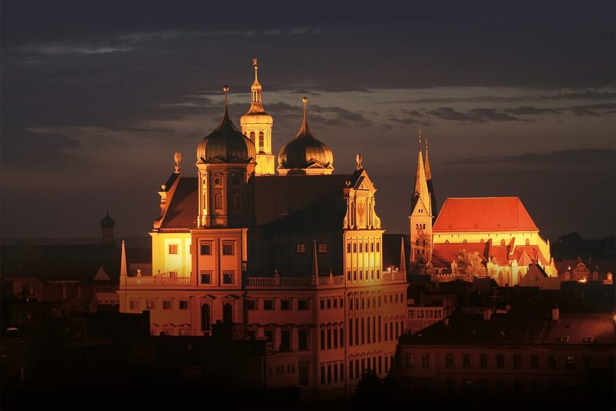 Augsburg: Illuminated Guided Evening Walking Tour - Three illuminated fountains you can actually enjoy, not just photograph