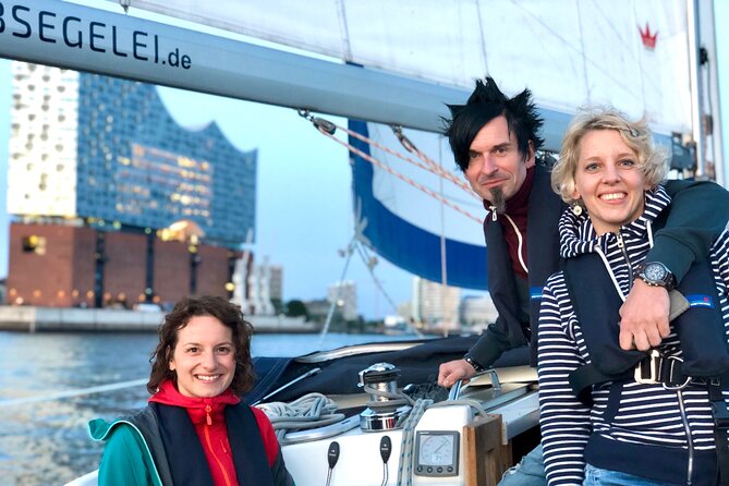 Authentic Sailingtrip "Beyond the Borders of the Port of Hamburg" - City Sporthafen and Das Feuerschiff LV 13, the simple way to start