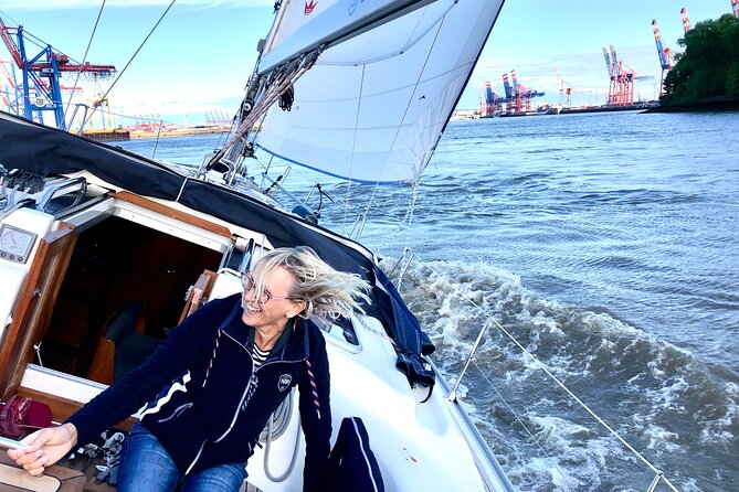 Authentic Sailingtrip "Beyond the Borders of the Port of Hamburg" - When wind is light, the trip still has a plan