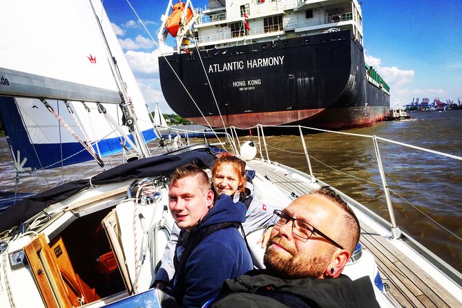 Authentic Sailingtrip "To the Gates of Hamburg" from Wedel - Key things that make this Elbe sail worth your time