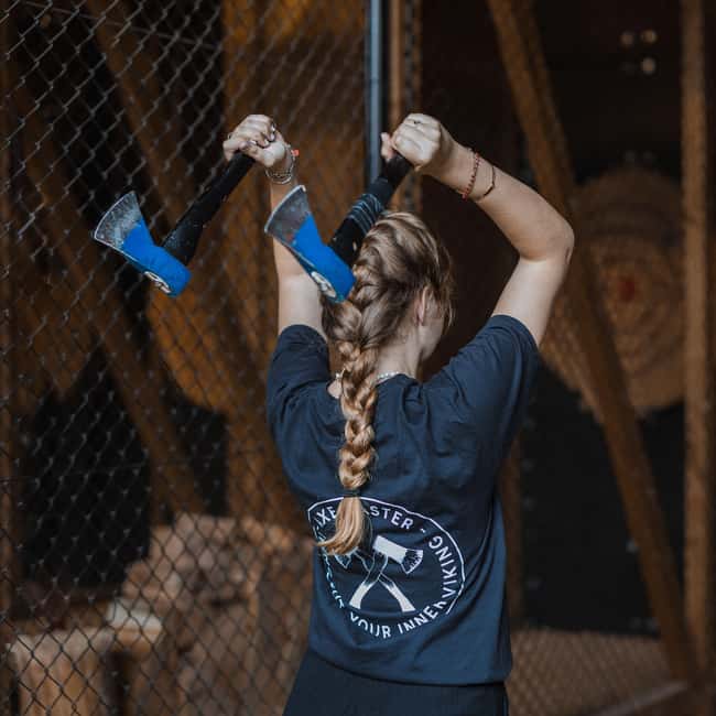 AXE THROWING & CRAFT BEER EXPERIENCE IN COLOGNE - Who This Axe Throwing and Beer Setup Fits Best