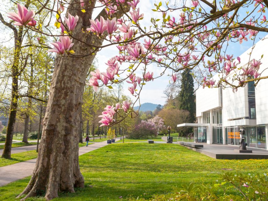 Baden-Baden: Sightseeing Highlights Guided Walking Tour - Getting your bearings at the Tourist Information on Kaiserallee