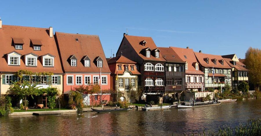 Bamberg: City Highlights Walking Tour - Old Town Hall and the Regnitz River, where architecture has a trick up its sleeve