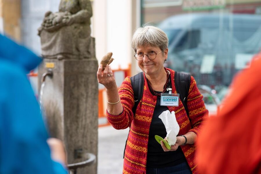 Bamberg: Guided Historical Culinary Tour - Pfahlplätzchen and the food focus: Hörnla and Zwetschgenbames