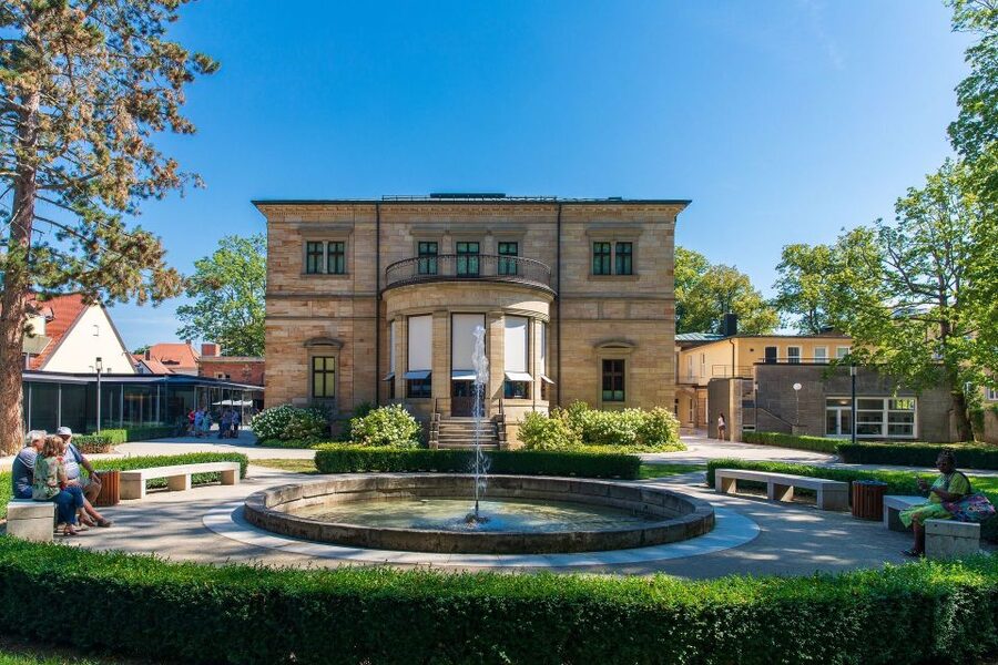 Bayreuth: Private Guided Walking Tour - Bayreuth Art Museum: modern art in a historic city