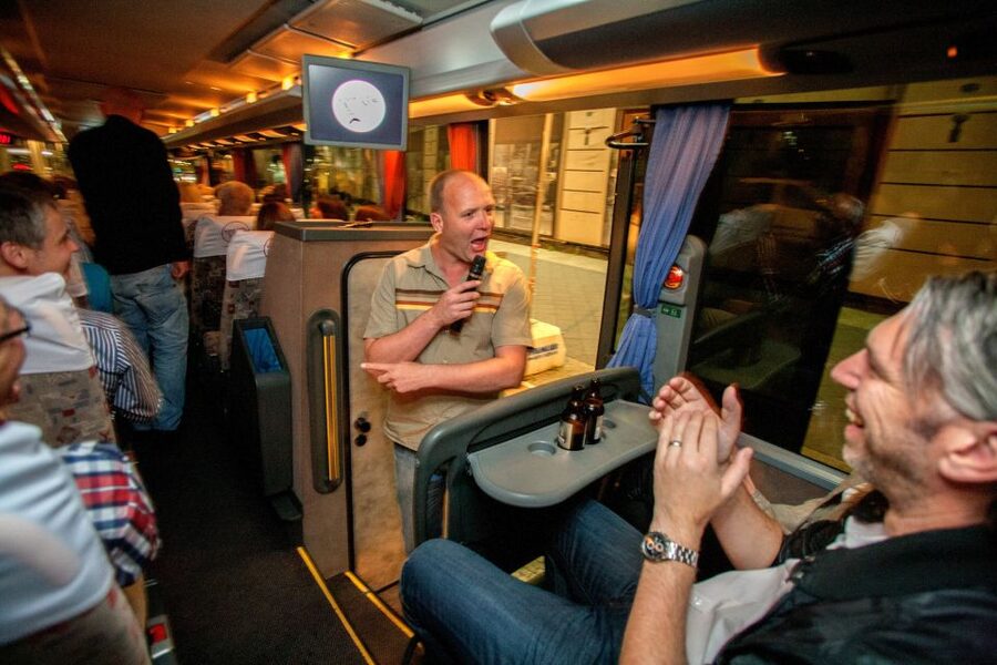 Berlin: 1.5-Hour Comedy Bus Tour in German - Who should book this comedy bus tour in German