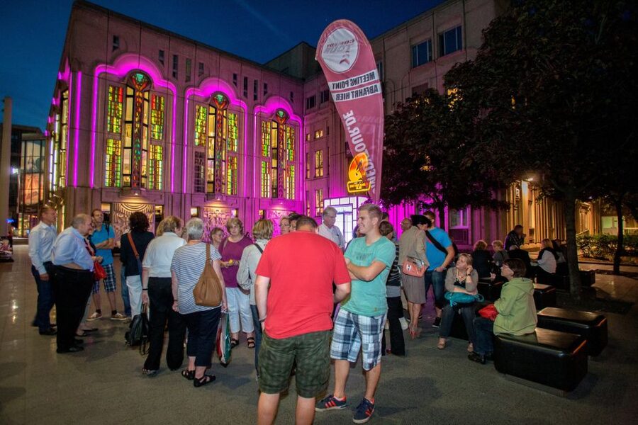 Berlin: 1.5-Hour Comedy Bus Tour in German - The sights you see: Brandenburg Gate, Museum Island, and Unter den Linden