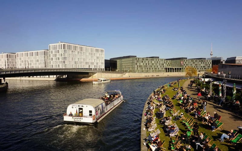 Berlin: 1-Hour Boat Tour with Bilingual Live Guide - Where to find Reederei Hadynski near Hackescher Markt