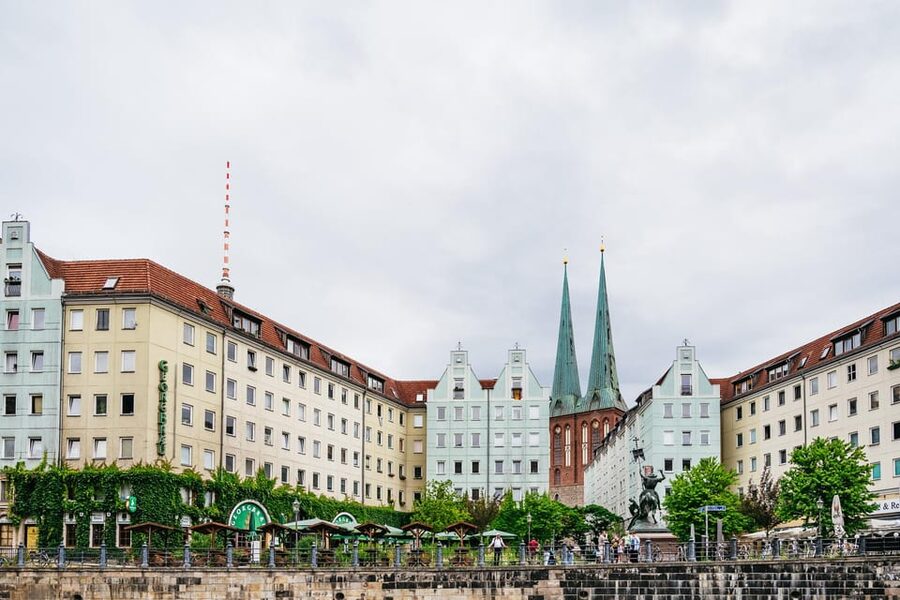 Berlin: 1-Hour City Sightseeing Cruise - Alte Börse Pier and Hackescher Markt: Starting Easy, Not Stressful