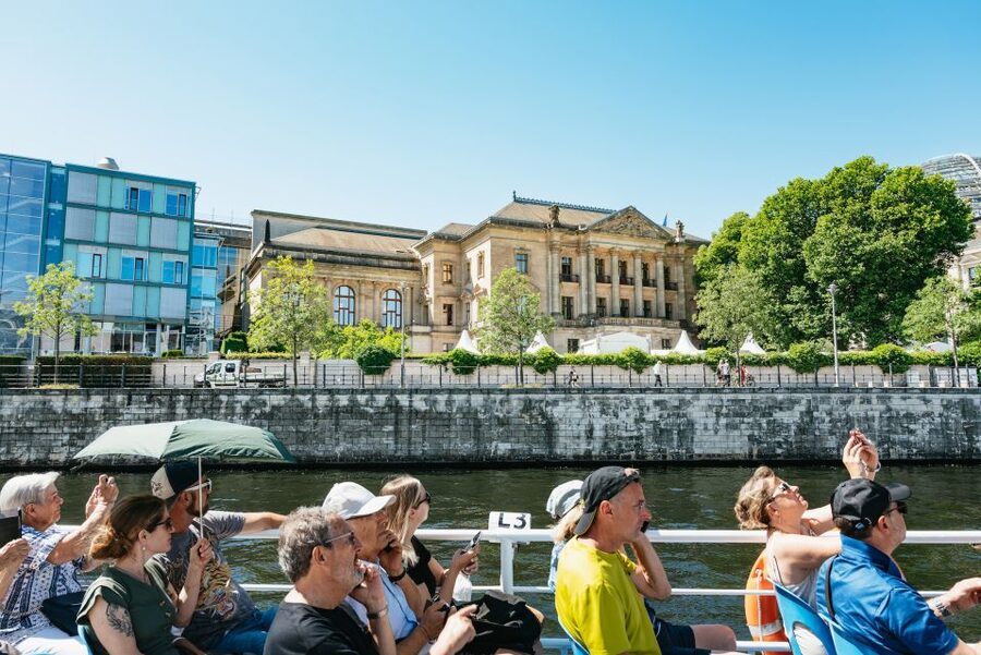 Berlin: 1-Hour City Tour by Boat with Guaranteed Seating - Quick Hits Before You Go