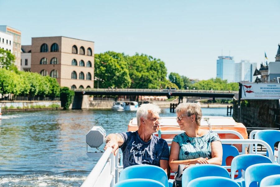 Berlin: 1-Hour City Tour by Boat with Guaranteed Seating - Seating and Onboard Comfort: Guaranteed Seats, Indoor Views, and Toilets