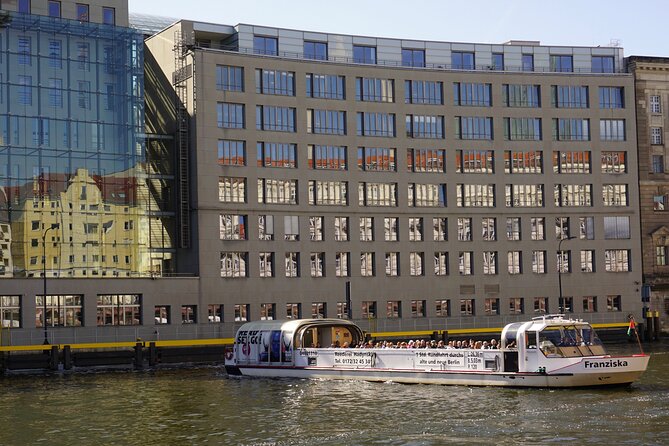 Berlin: 1-hr Boat Tour with Bilingual Live Guide (DE/EN) - Spree highlights you will actually spot from the water