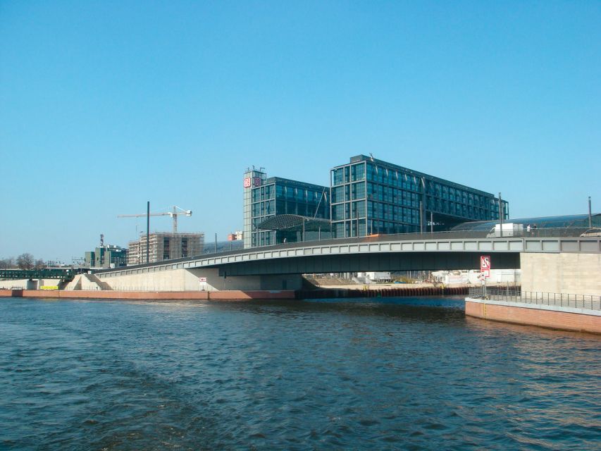 Berlin: 2.5-Hour East Side Boat Cruise with Commentary - Key points before you board