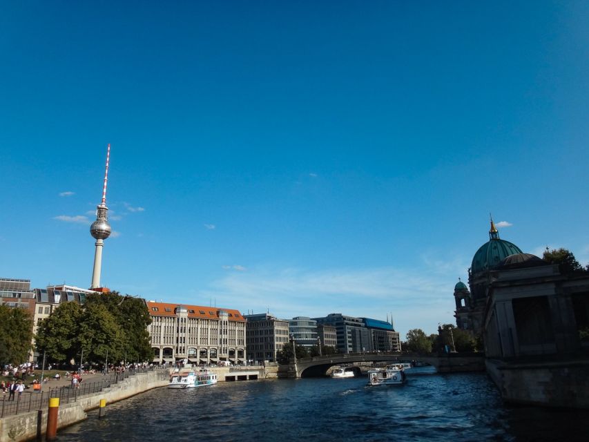 Berlin: 2.5-Hour East Side Boat Cruise with Commentary - Mühlendammschleuse: where the river’s older machinery shapes the route