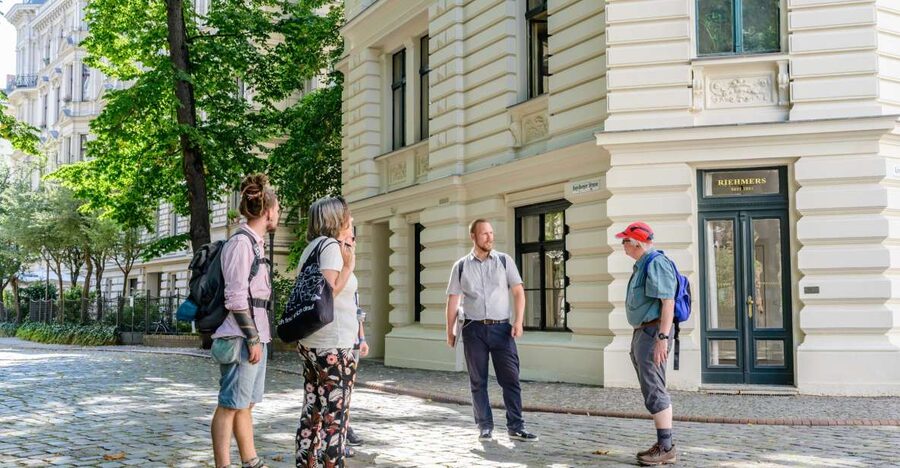 Berlin: 2.5-Hour Walking Tour through Kreuzberg 61 - Tobias Schwabe and why the guide choice matters here