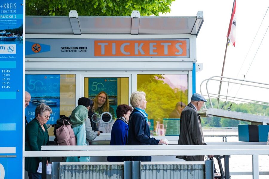 Berlin: 2-Hour Lake Oberhavel Cruise from Tegel - Included cruise time, what is not included, and how to plan snacks