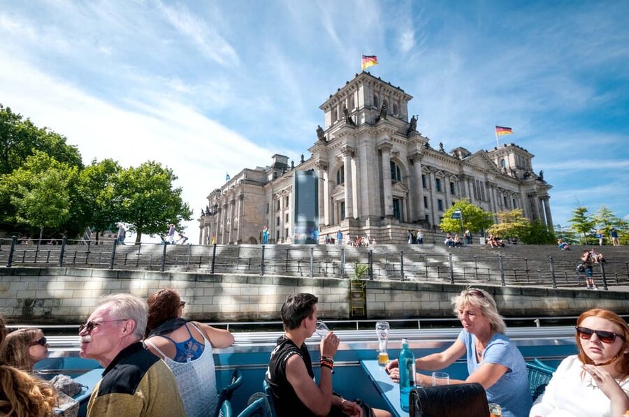 Berlin: 3.25-Hour Spree & Landwehrkanal Boat Tour - Key points to know before you go