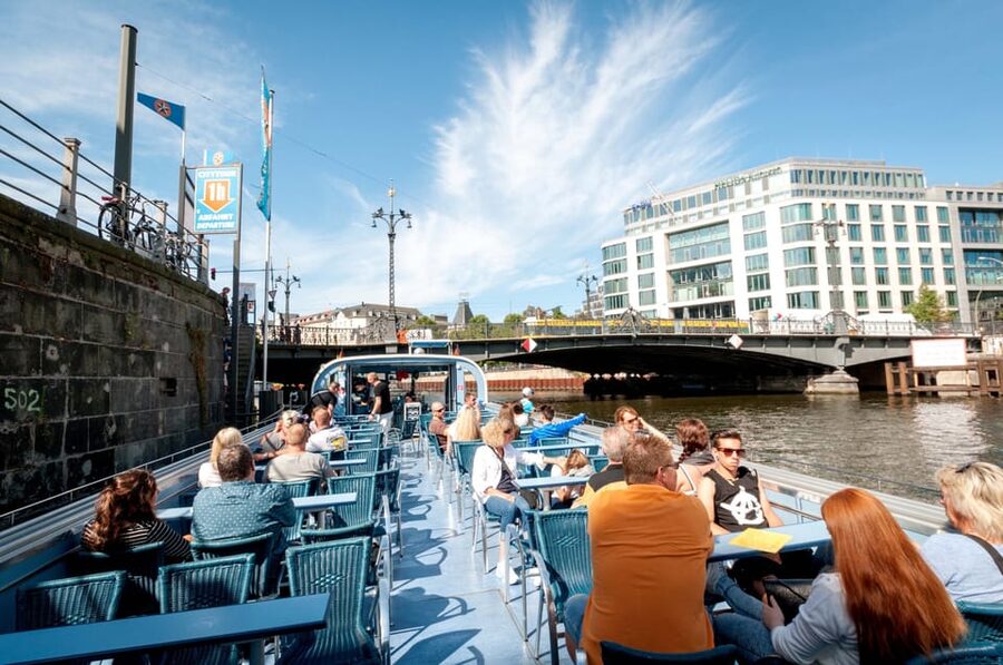 Berlin: 3.25-Hour Spree & Landwehrkanal Boat Tour - On-board comfort, drinks, and the audio guide reality check