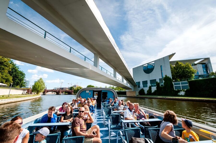 Berlin: 3.25-Hour Spree & Landwehrkanal Boat Tour - Boarding at Jannowitzbrücke near Alexanderplatz, and why arriving early matters