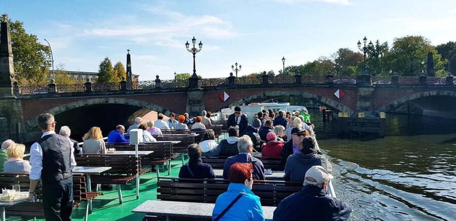 Berlin: 3.5-Hour Sightseeing Cruise on the Spree River - Price and Value: What $30 Buys You on a 3.5-Hour Spree Ride