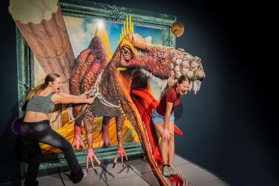Berlin: 3D TrickArt Museum - Tickets - Air-conditioned comfort and on-site snacks