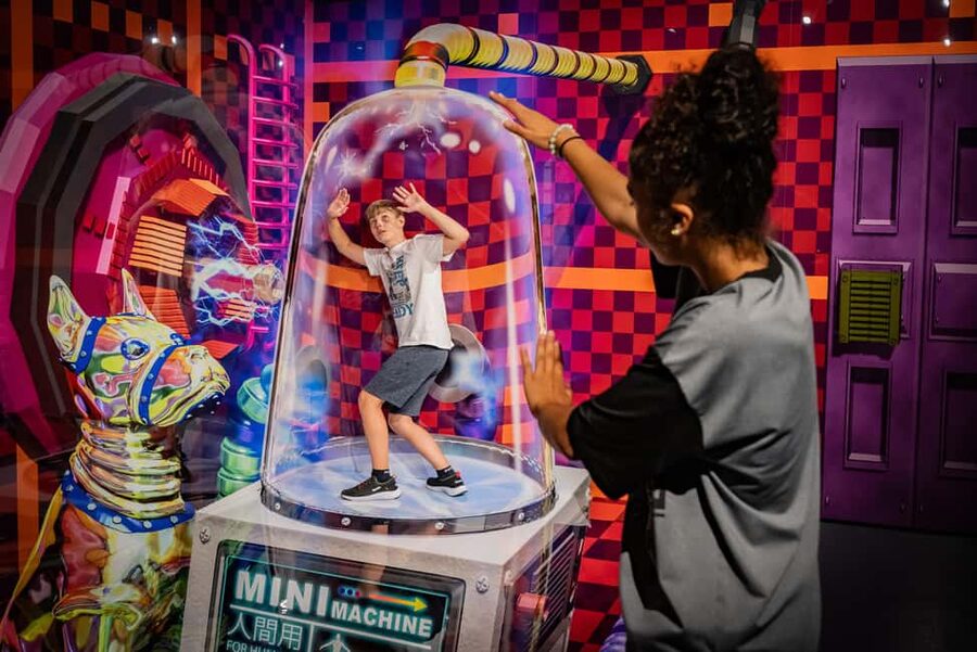 Berlin: 3D TrickArt Museum - Tickets - A walkthrough of the illusion scenes you can photograph