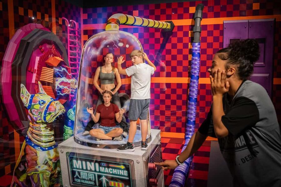 Berlin: 3D TrickArt Museum - Tickets - Why the smartphone effect is the core of the experience