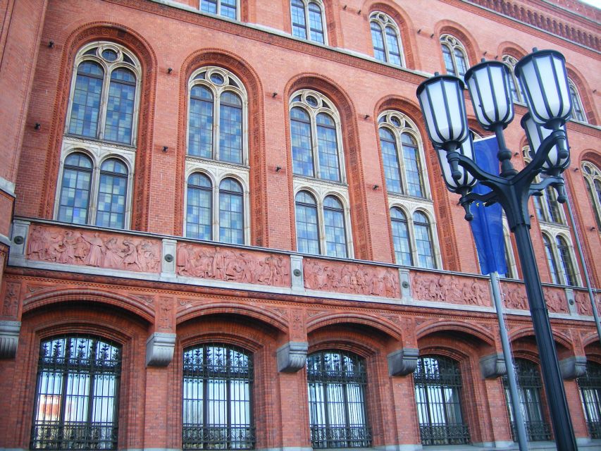 Berlin: 4-Hour Guided Highlights Tour in Spanish - Hitler’s rise, the Gestapo HQ remains, and the Holocaust Memorial