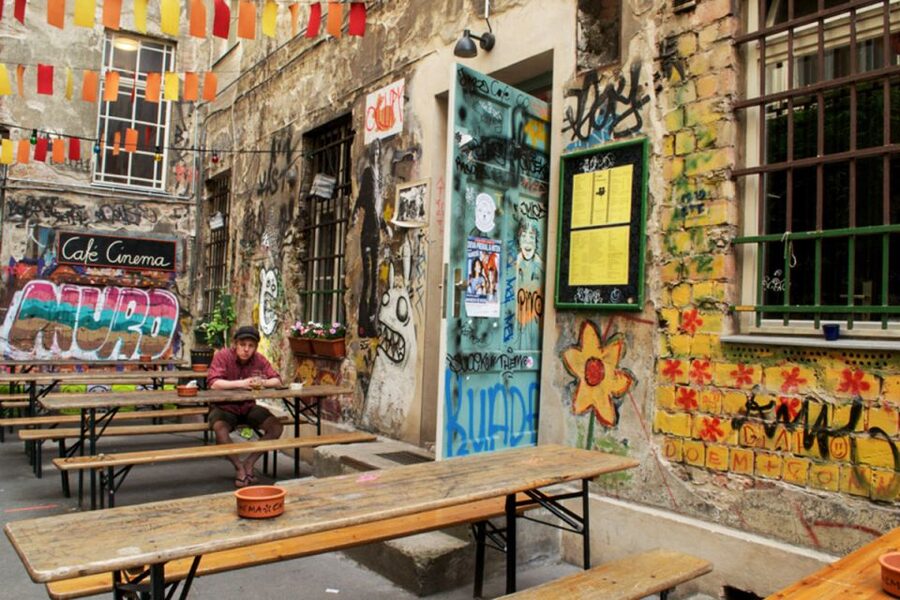 Berlin: Alternative Berlin Walking Tour - Underground galleries, canals, and urban farms