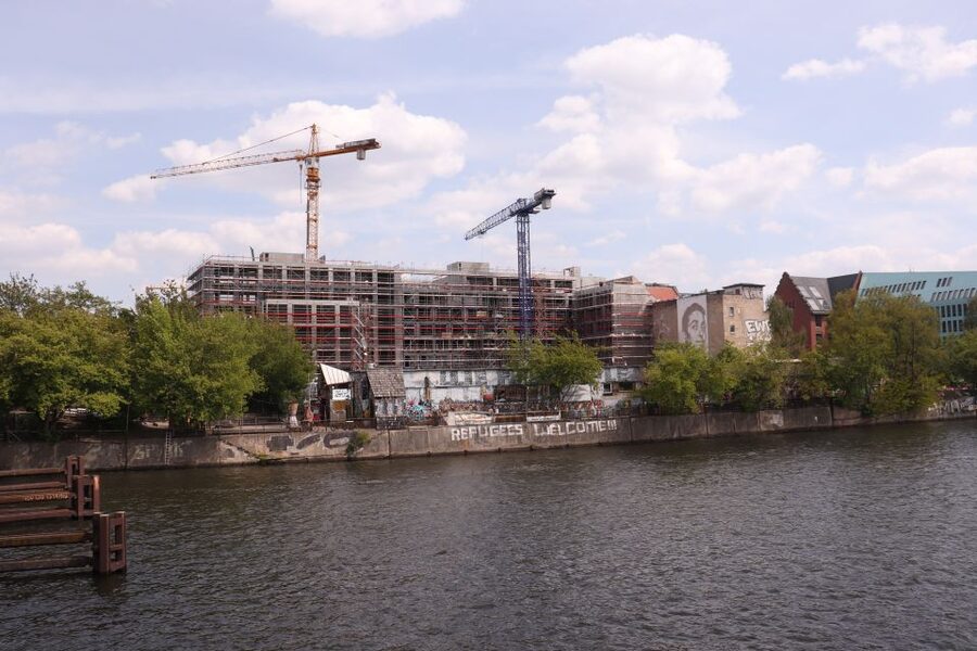 Berlin: Alternative Berlin Walking Tour - Music scenes and the African beach bar and market stop