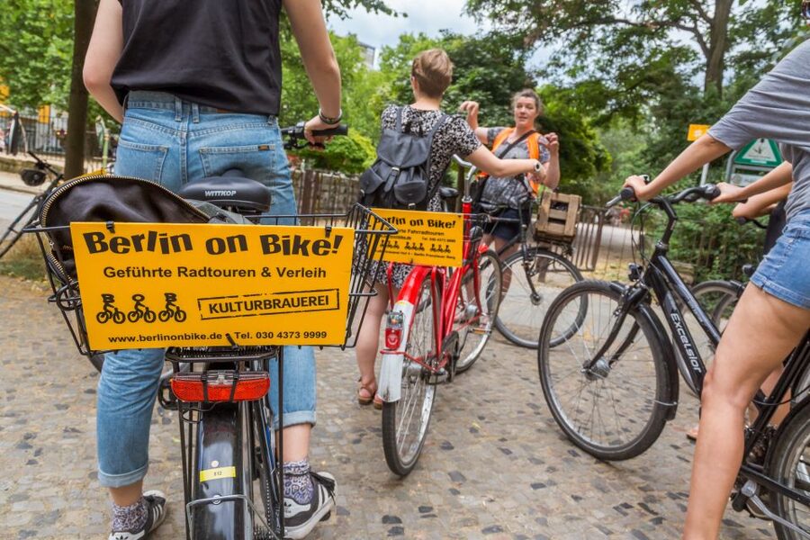 Berlin: Alternative Bike Tour of Kreuzberg & Friedrichshain - Bikes, pace, and the comfort details that actually matter