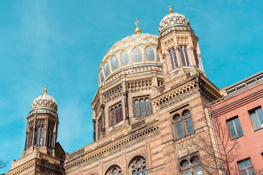 Berlin: Backyards of Berlin 2-Hour Tour - What you’ll get from the guide, based on what works