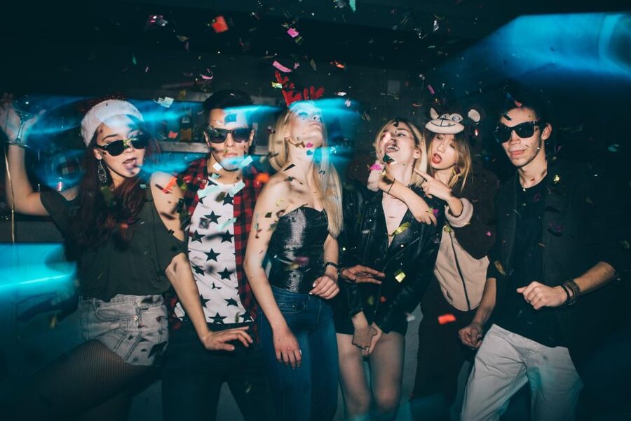 Berlin: Bar & Party Tour with Free Shots & VIP Club Access - Berlin Bar Crawl Meets VIP Club Entry in 6 Hours