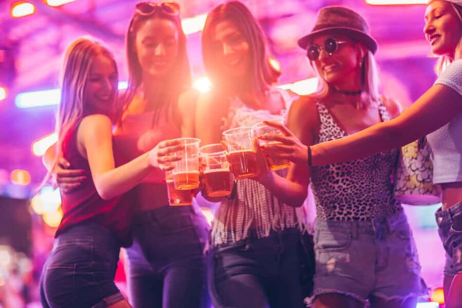 Berlin: Bar & Party Tour with Free Shots & VIP Club Access - Where You Meet (Rathauspassagen) and How to Find the Group