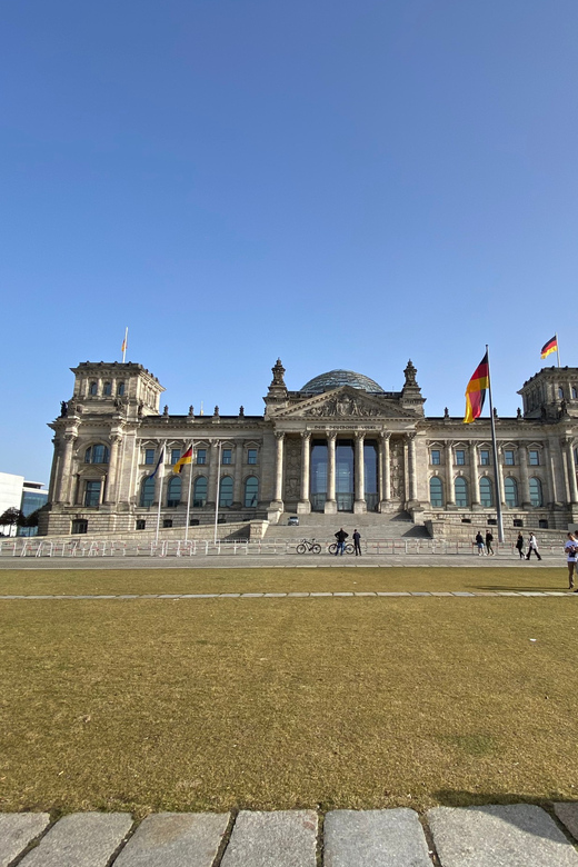 Berlin Battlefield Tour - Operation Berlin 1945 - Moltke Bridge and Platz der Republik: Starting the Battle Route