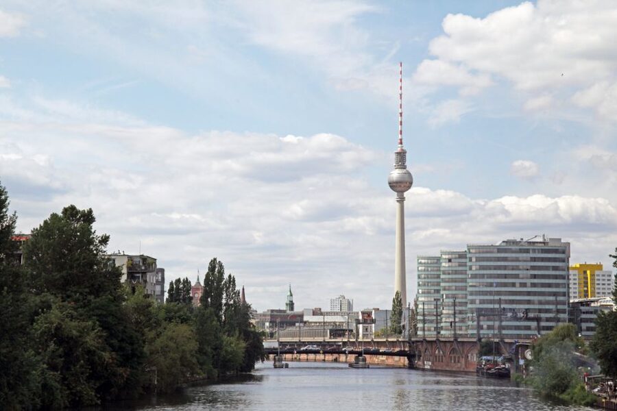 Berlin: Berlin Wall and the Cold War Walking Tour - The Cold War Stories Behind the Stone and Fence