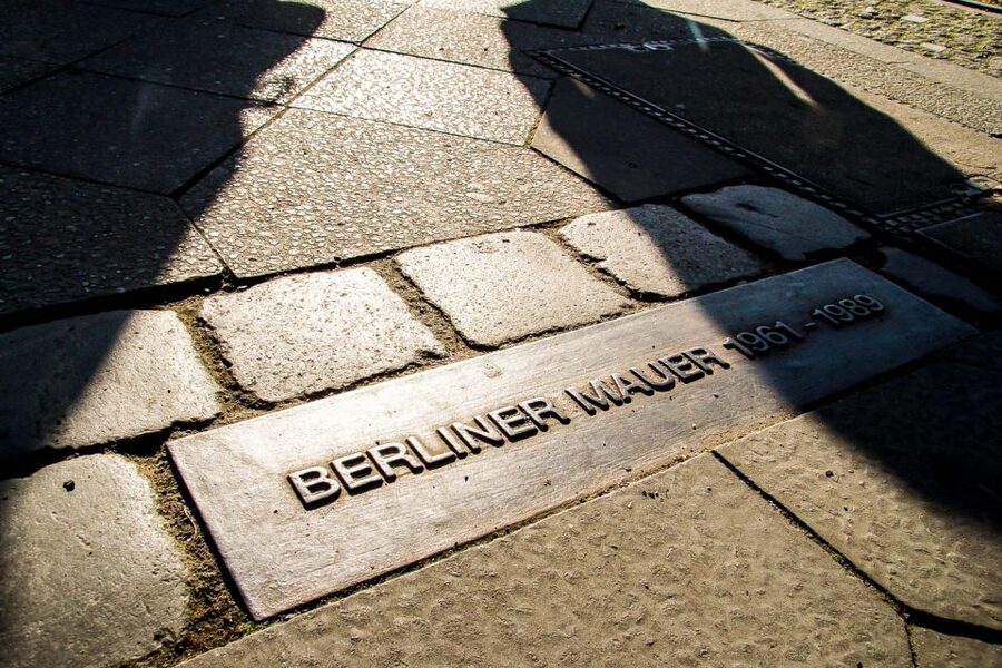 Berlin: Berlin Wall Tour Berlin East West - Key highlights you will feel on the ground