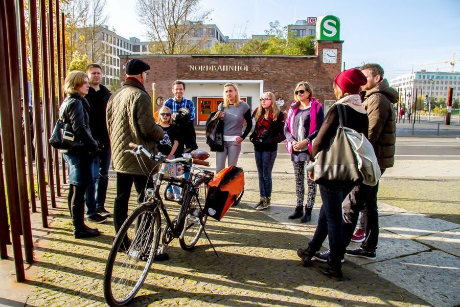Berlin: Berlin Wall Tour Berlin East West - Price and value: $223 for a group up to 6