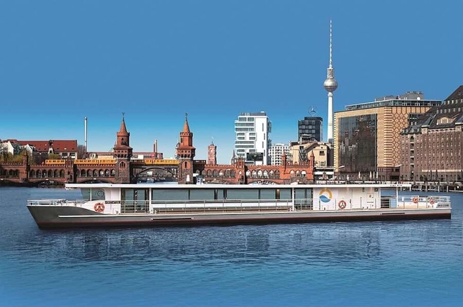 Berlin boat tour| Berlin highlight tour with solar boat on the Spree - Key things that make this Berlin solar boat tour worth your time