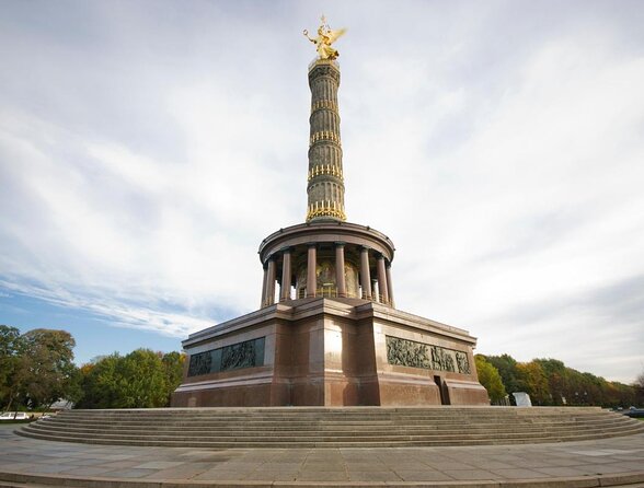 Berlin Boot Sightseeing Tour on Electric Private Yacht - Quick hits before you board
