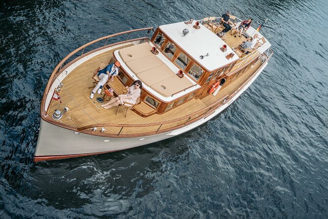 Berlin Boot Sightseeing Tour on Electric Private Yacht - Service, drinks, and what’s included